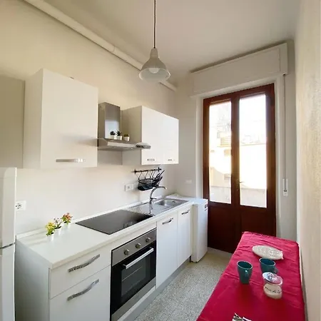 Comodo E Confortevole Nel Cuore Pulsante Di Apartment