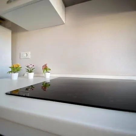 Comodo E Pratico Nel Cuore Pulsante Di Apartamento *